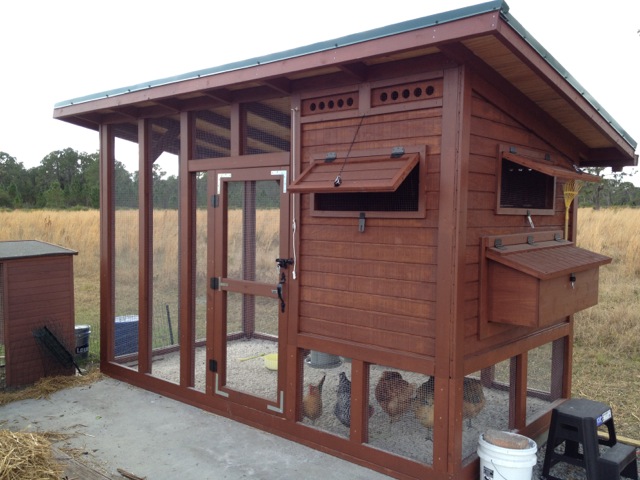  of http://steamykitchen.com/20640-the-palace-chicken-coop.html